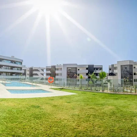 아파트 Vivi Homes - Levalin Wellness, Pool & Terrace 푸엔히롤라
