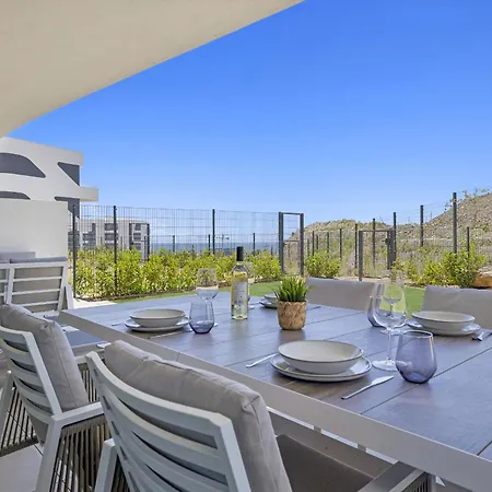 Vivi Homes - Levalin Wellness, Pool & Terrace Appartement *