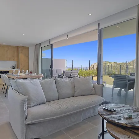 Vivi Homes - Levalin Wellness, Pool & Terrace Appartement *
