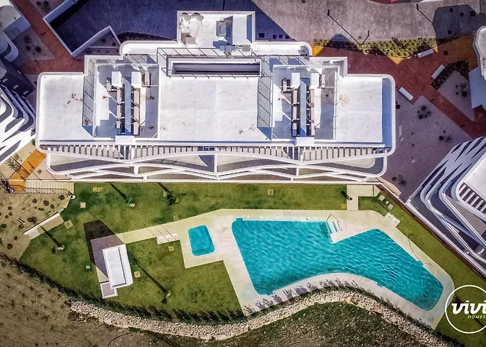 Vivi Homes - Levalin Wellness, Pool & Terrace Apartment *