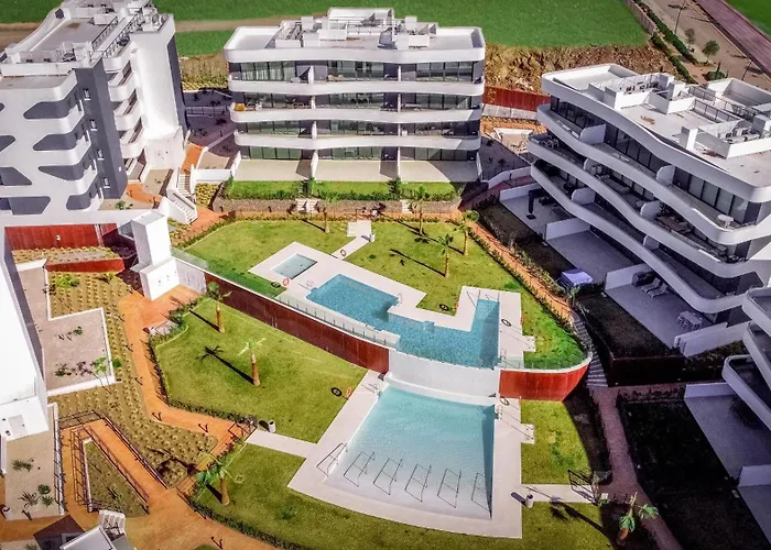 Vivi Homes - Levalin Wellness, Pool & Terrace Apartment *